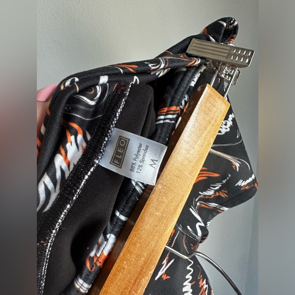 Fleo Swirl Shorts - Picture 4 of 6